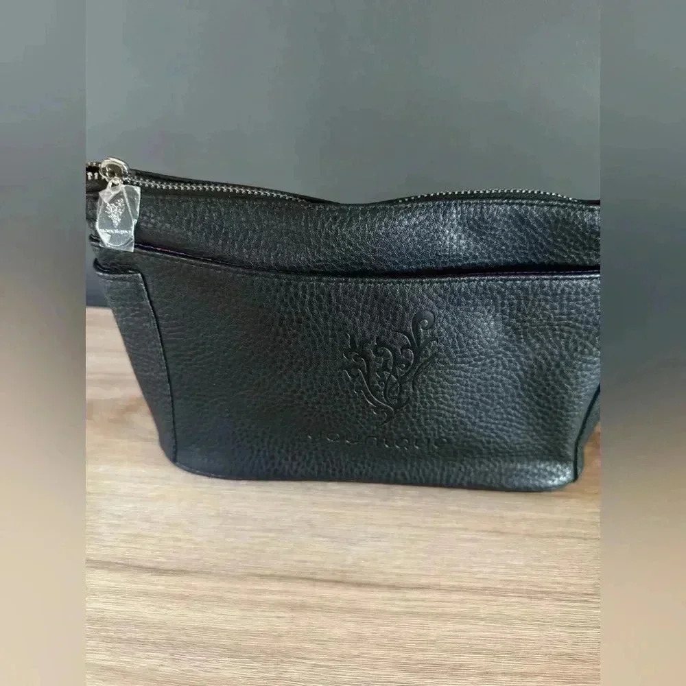 NEW in BAG • Younique pebbled faux Leather embossed Makeup Bag w/ purple lining